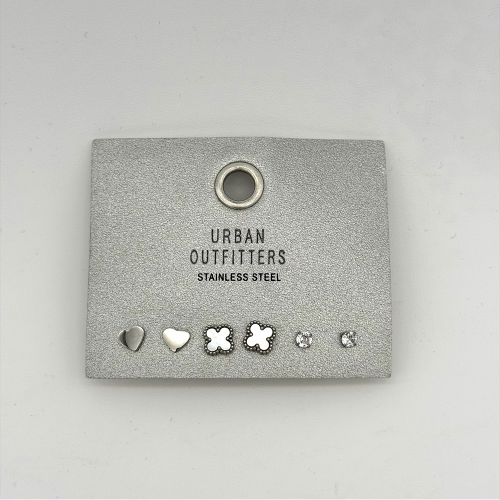 NWT New Women's Urban Outfitters Heart Clover Stud Stainless Steel Earrings Set